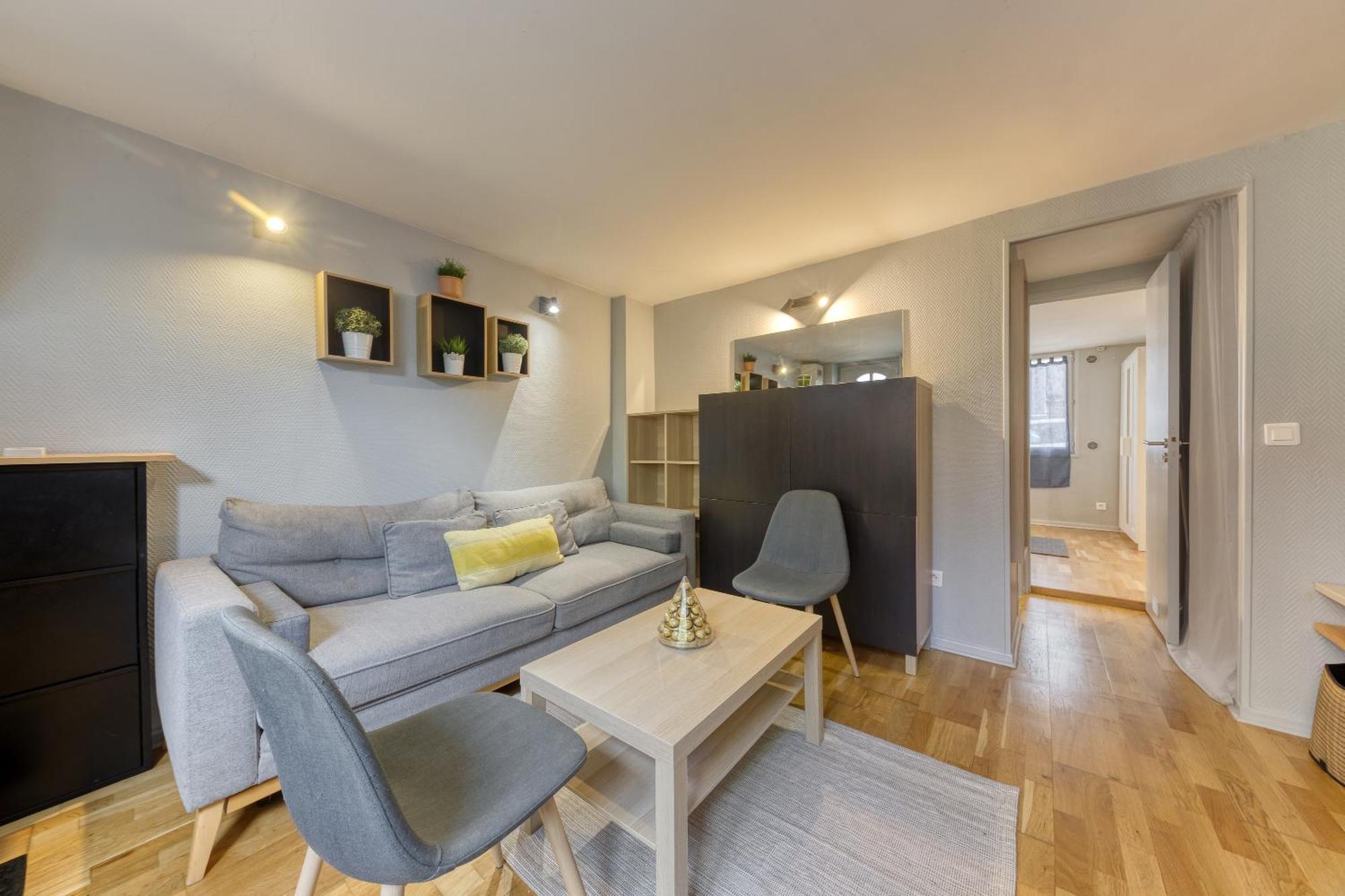 Entree Privee, Calme, Rafraichisseur D'air, Proche Paris - Genius Apartment *